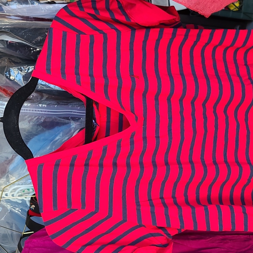 Nautica red&blue stripe v neck